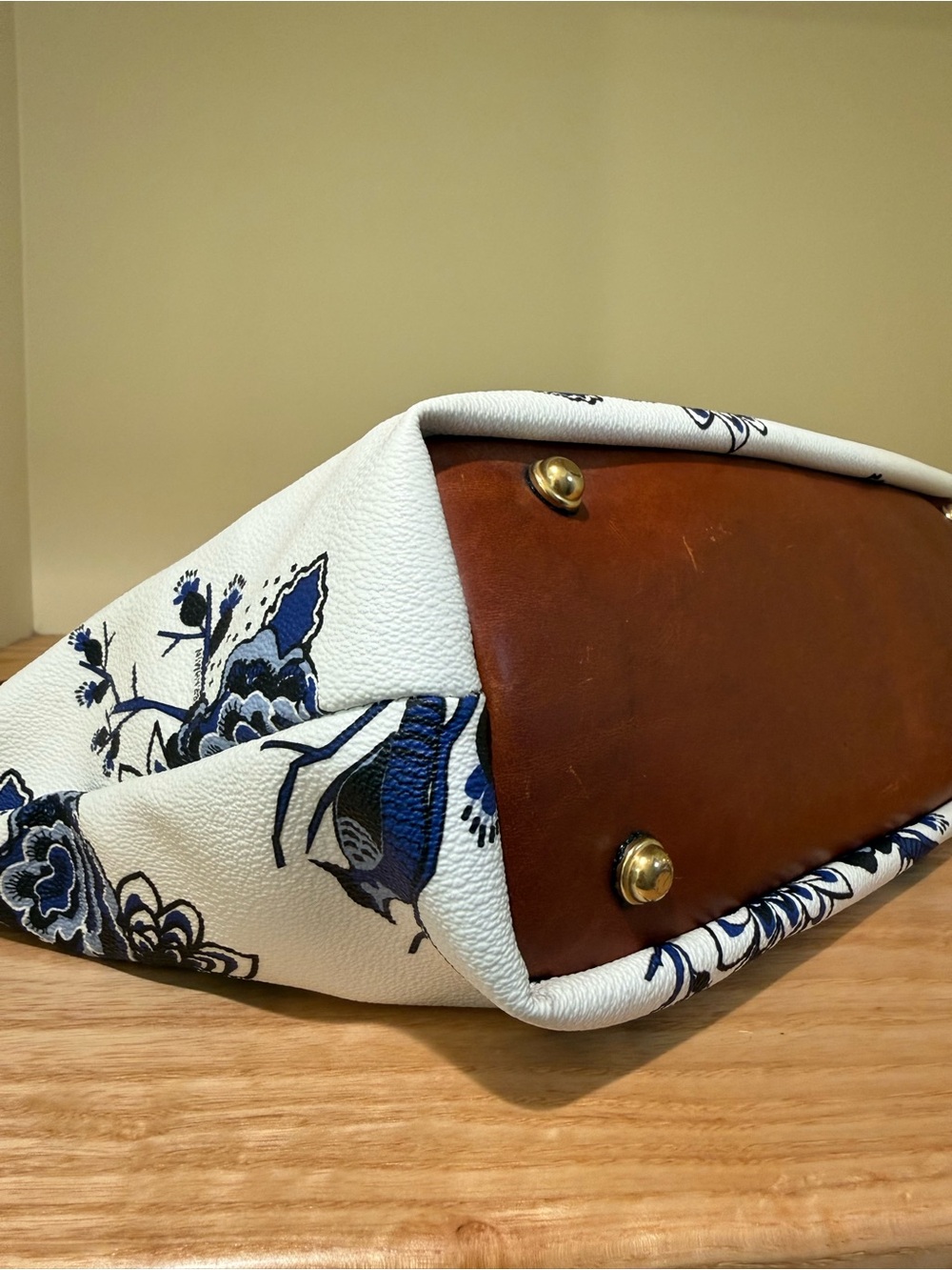 Rare Brahmin All-Day Tote in Blue Delft - Picture 6 of 13